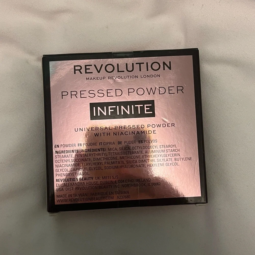 Revolution Brand Setting Powder